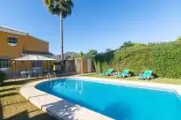 Holiday rentals in El descanso