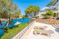 Holiday rentals in Villa cala figuera