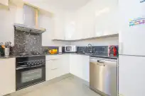 Holiday rentals in Casa tola