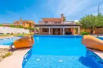 Holiday rentals in Marina blau