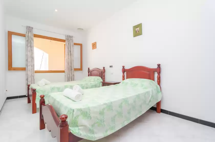 Holiday rentals in Can parrita, s'Estanyol de Migjorn