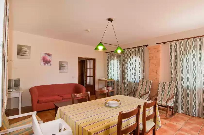 Holiday rentals in Es rafal roig (verd)