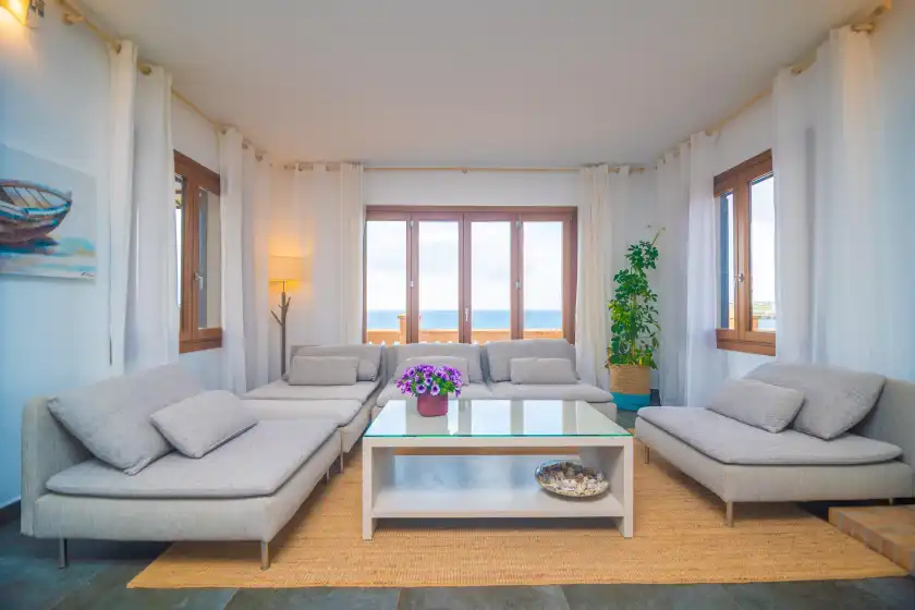 Holiday rentals in Ses penyes rotges, (antes sa penya trencada), Portopetro