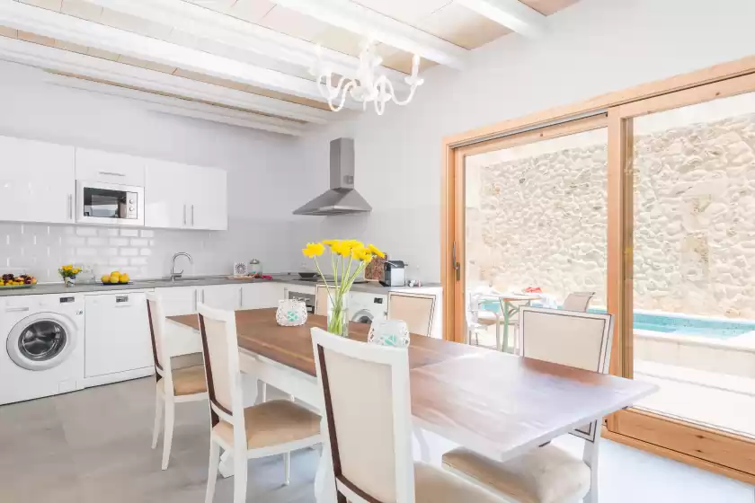 Holiday rentals in Can diana, Campanet