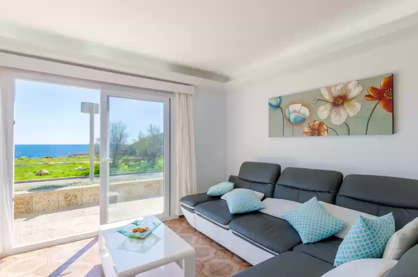 Holiday rentals in Can rosito, s'Illot-Cala Morlanda