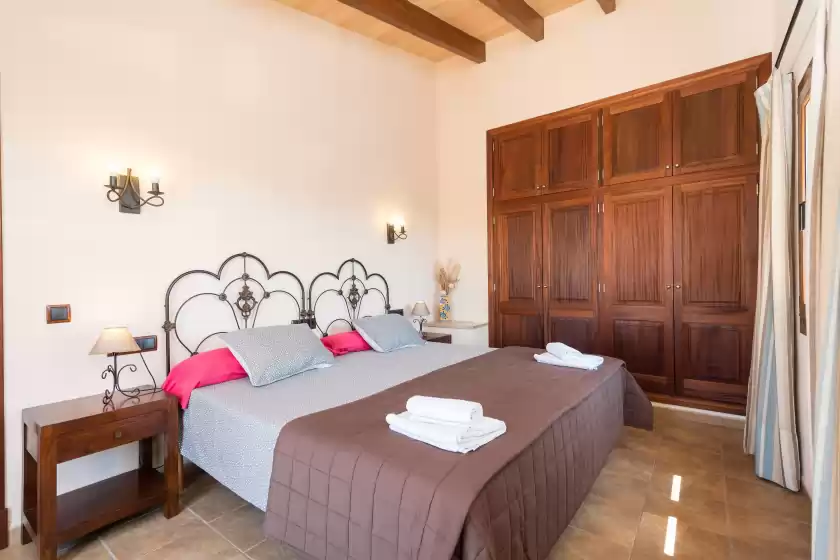 Holiday rentals in Son piris, es Llombards