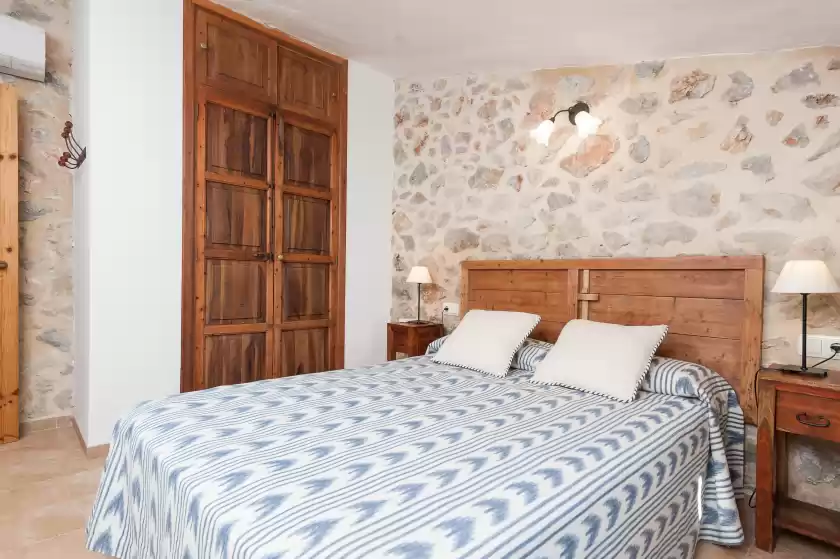 Holiday rentals in Cal tio, Caimari