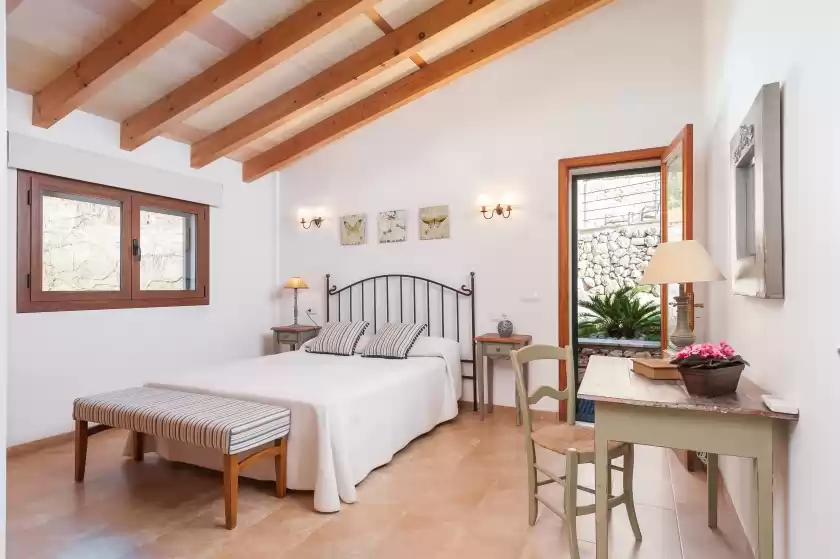 Holiday rentals in Cal tio, Caimari