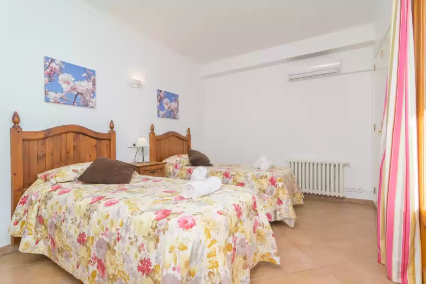 Holiday rentals in Sol i lluna, s'Horta