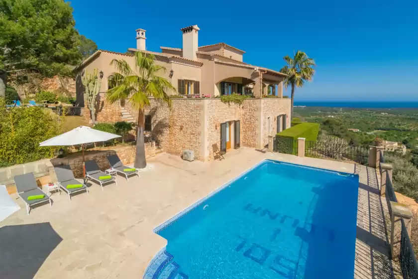 Holiday rentals in Sol i lluna