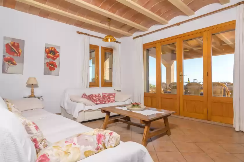 Holiday rentals in Sol i lluna, s'Horta