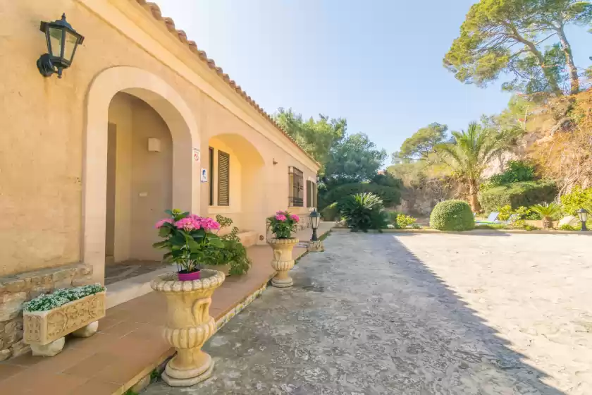 Holiday rentals in Sol i lluna, s'Horta