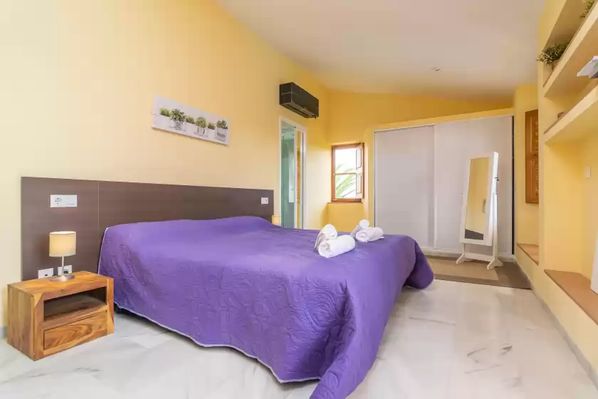 Holiday rentals in Finca palmera, ses Salines