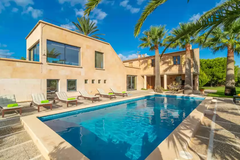 Holiday rentals in Finca palmera