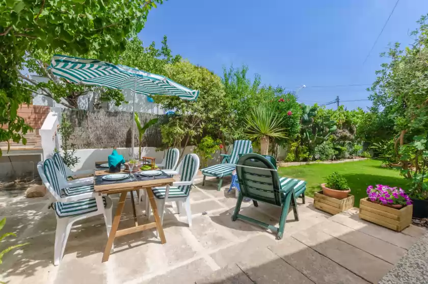 Holiday rentals in Can mestral