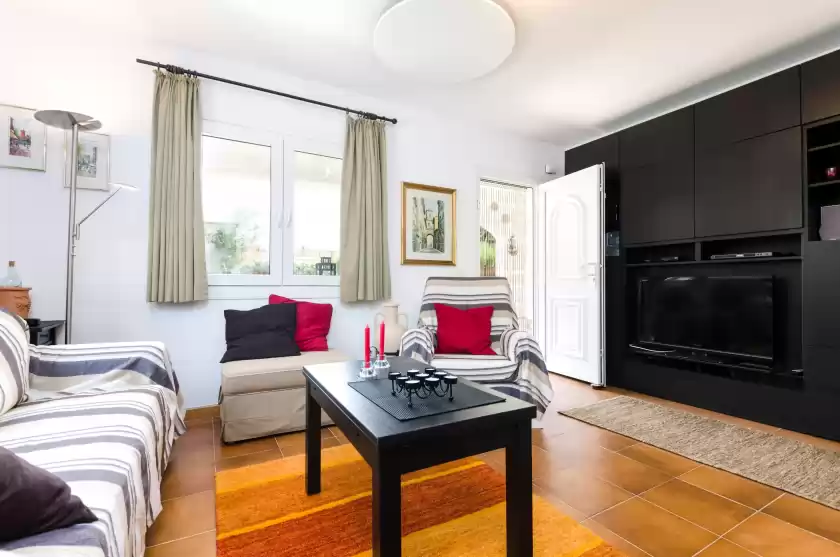 Holiday rentals in Can mestral, Badia Blava