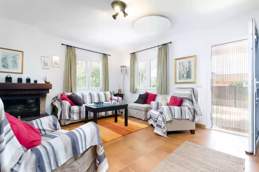 Holiday rentals in Can mestral, Badia Blava