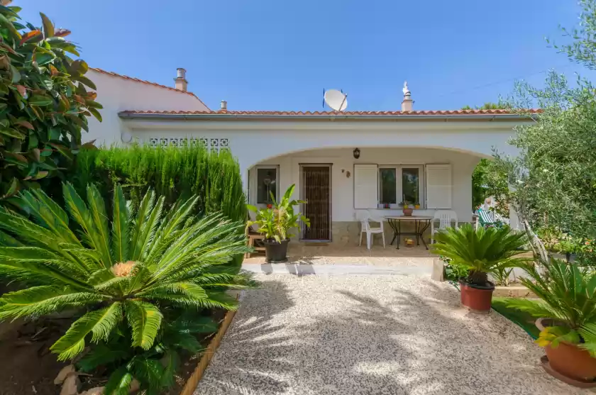Holiday rentals in Can mestral, Badia Blava