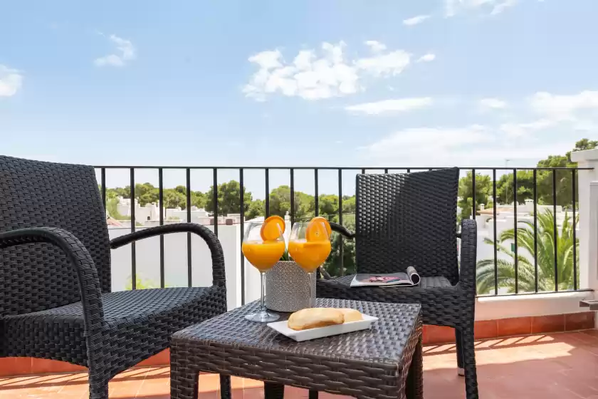 Holiday rentals in Hostal talamanca hab. db balcon, Cala d'Or