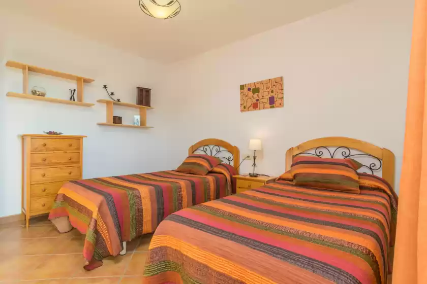 Holiday rentals in Can tut, Campanet
