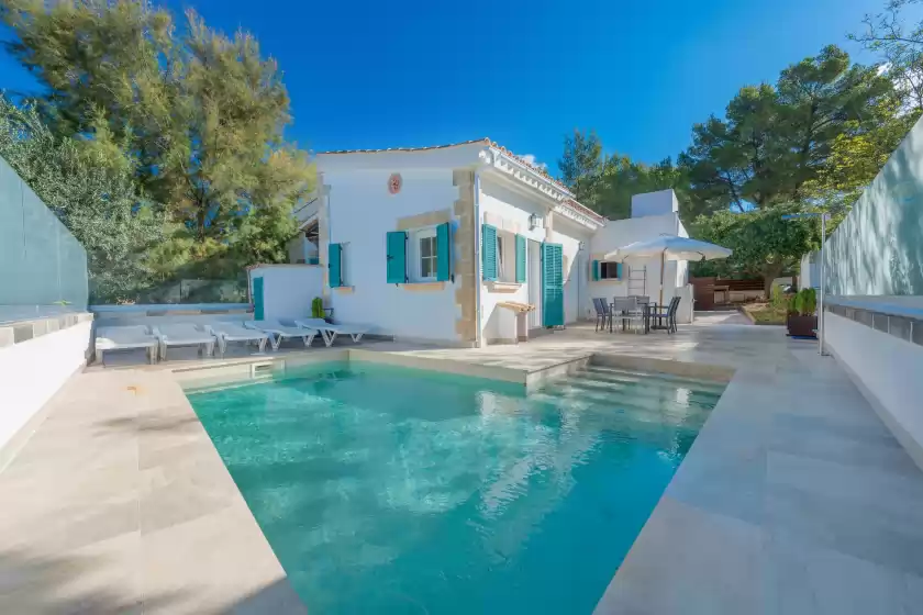 Holiday rentals in Villa herdain