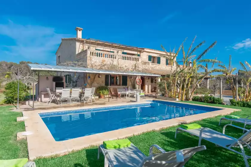 Holiday rentals in Ca'n carabassot