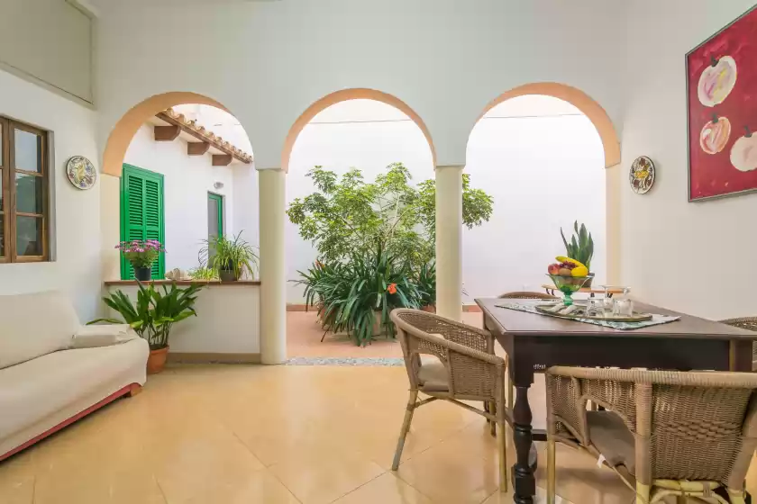 Holiday rentals in Cas general (concepcio)