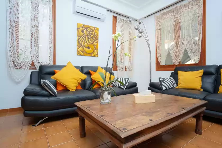 Holiday rentals in Estrel, Can Picafort