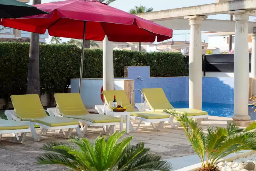 Holiday rentals in Estrel, Can Picafort