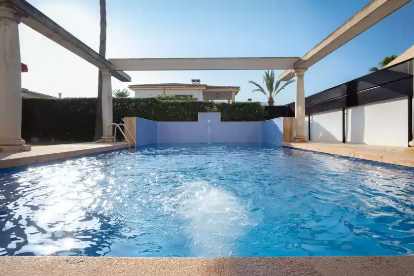 Holiday rentals in Estrel, Can Picafort