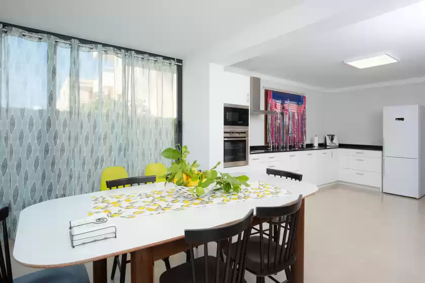 Holiday rentals in Estrel, Can Picafort