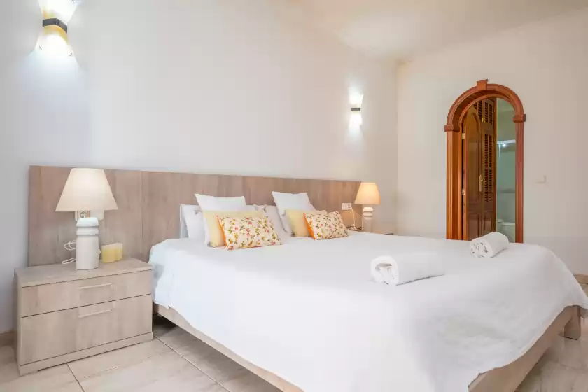 Holiday rentals in Villalonga, Maria de la Salut