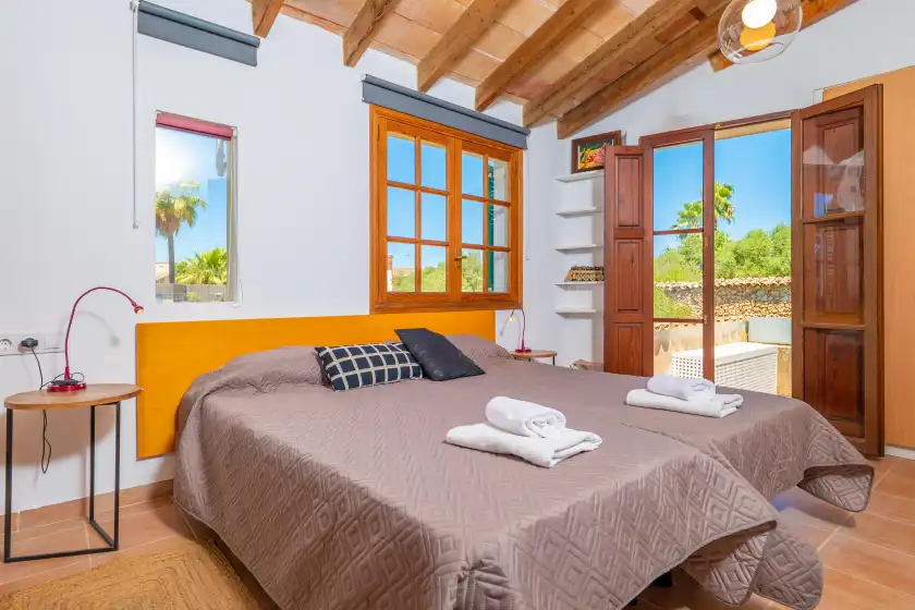 Holiday rentals in Sa teulera de pina, Pina
