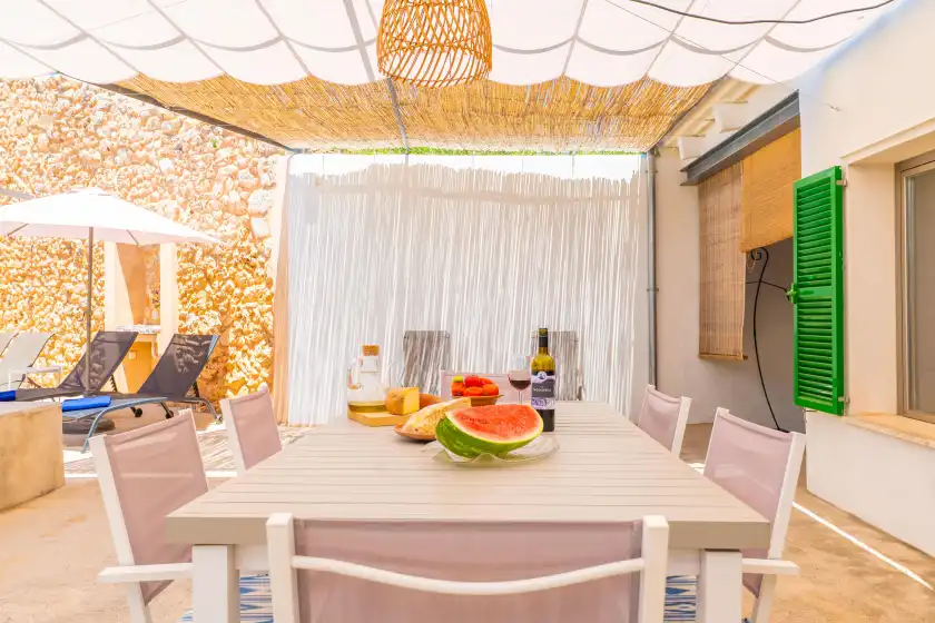 Holiday rentals in Sa teulera de pina, Pina