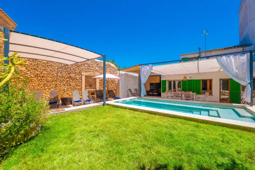 Holiday rentals in Sa teulera de pina, Pina