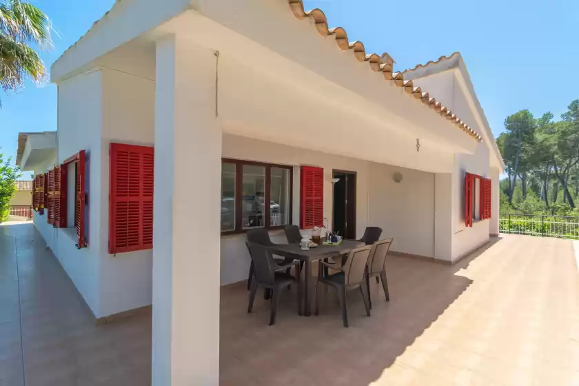 Holiday rentals in Es pins, es Carregador