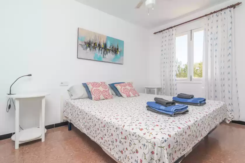 Holiday rentals in Es pins, es Carregador