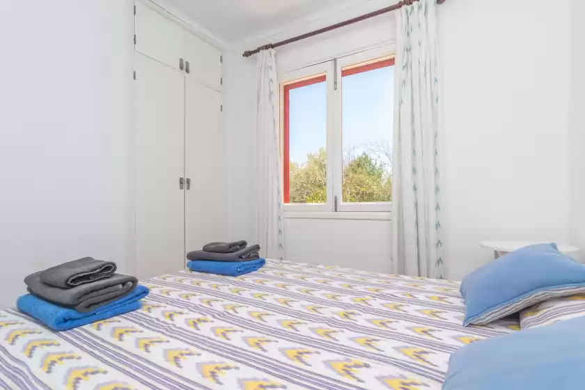 Holiday rentals in Es pins, es Carregador