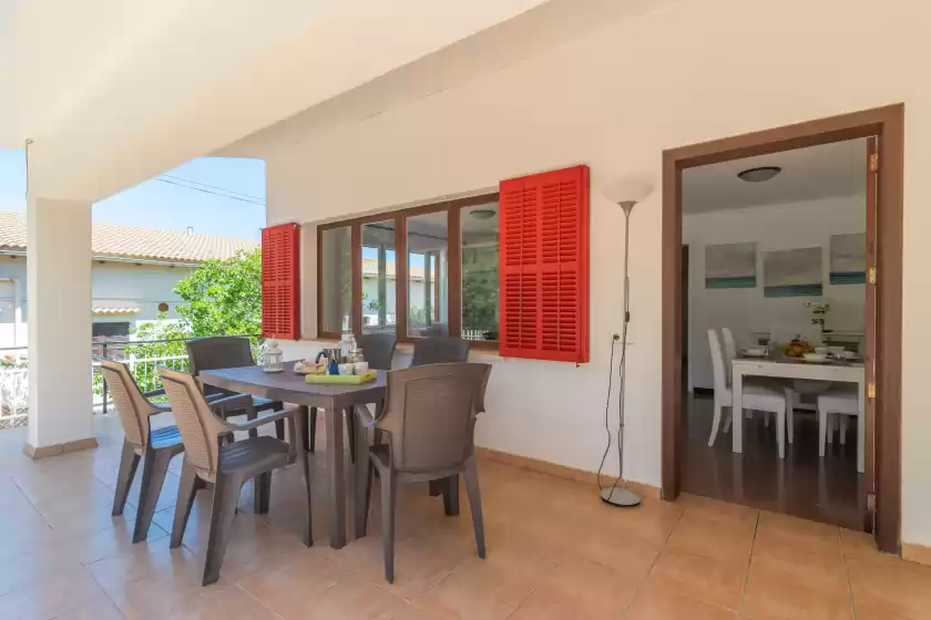 Holiday rentals in Es pins, es Carregador