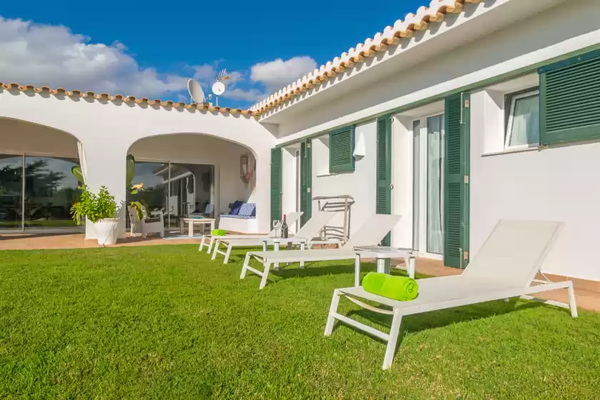 Holiday rentals in Villa binimigi, Platja de Binisafúller