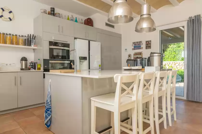 Holiday rentals in Villa binimigi, Platja de Binisafúller