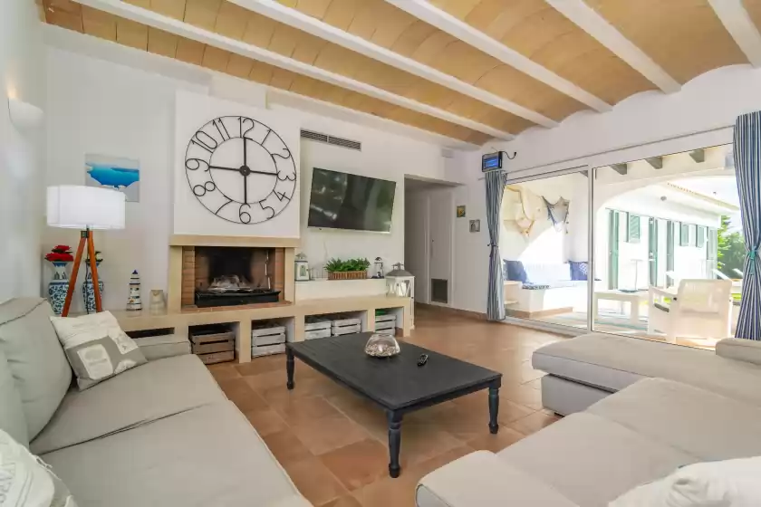 Holiday rentals in Villa binimigi, Platja de Binisafúller