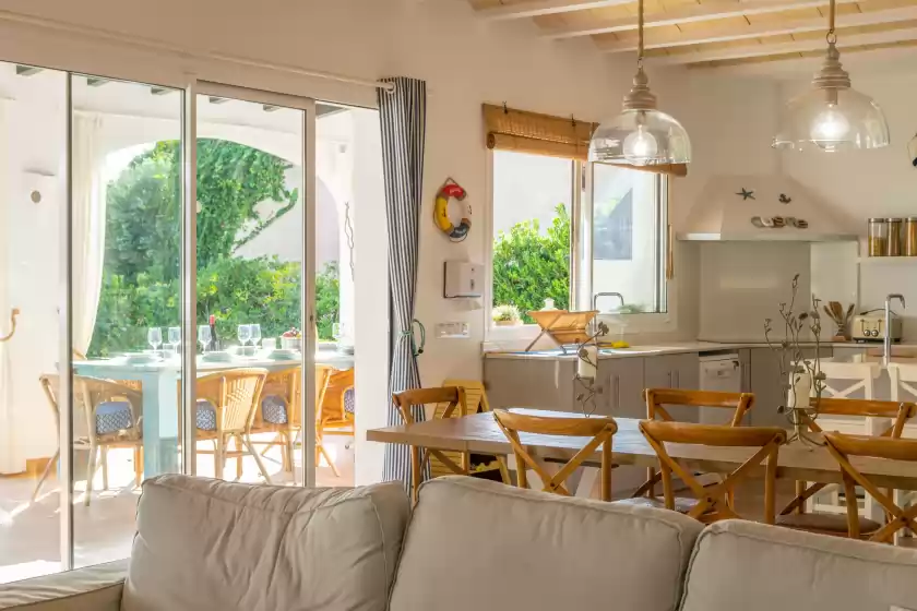 Holiday rentals in Villa binimigi, Platja de Binisafúller