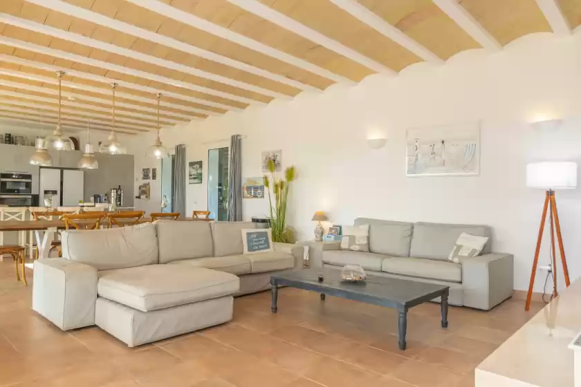 Holiday rentals in Villa binimigi, Platja de Binisafúller