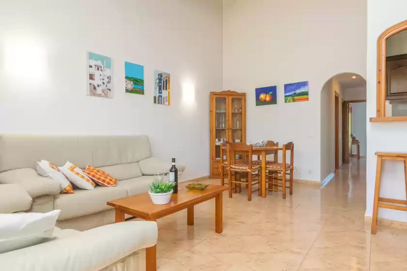 Holiday rentals in Filippi, Es Mercadal