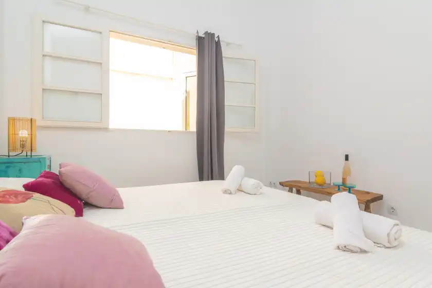 Holiday rentals in Vell mari 6, s'Illot