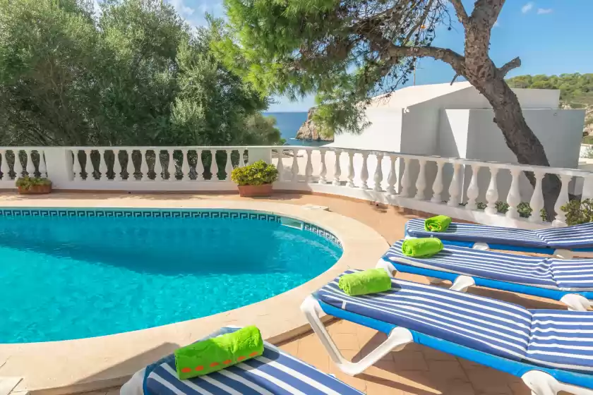 Holiday rentals in Can jaume 10, es Canutells