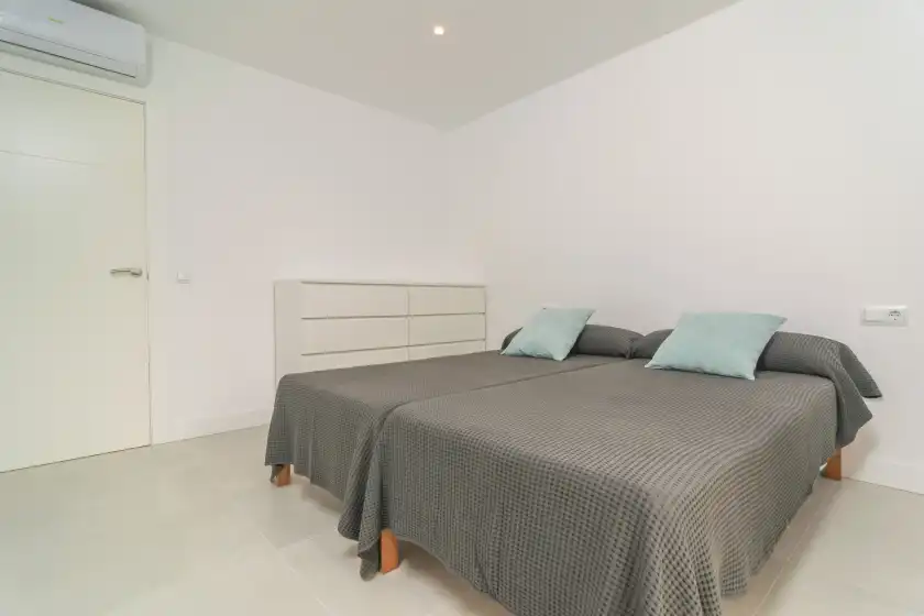 Holiday rentals in Casa blanca nº 1, Costa des Pins