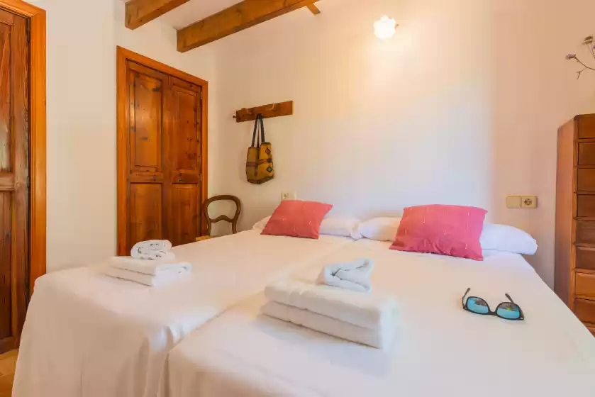 Holiday rentals in Hortella (ecofinca), Sant Joan