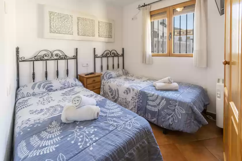 Holiday rentals in Carrebaix i, Orba